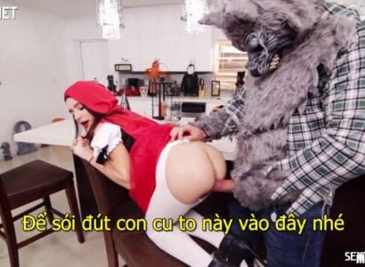 Сексуальная девушка сумасшедшая, никого не оставляя